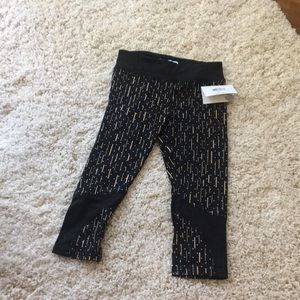 NWT, S2 Sportswear Capri Legging  (M)